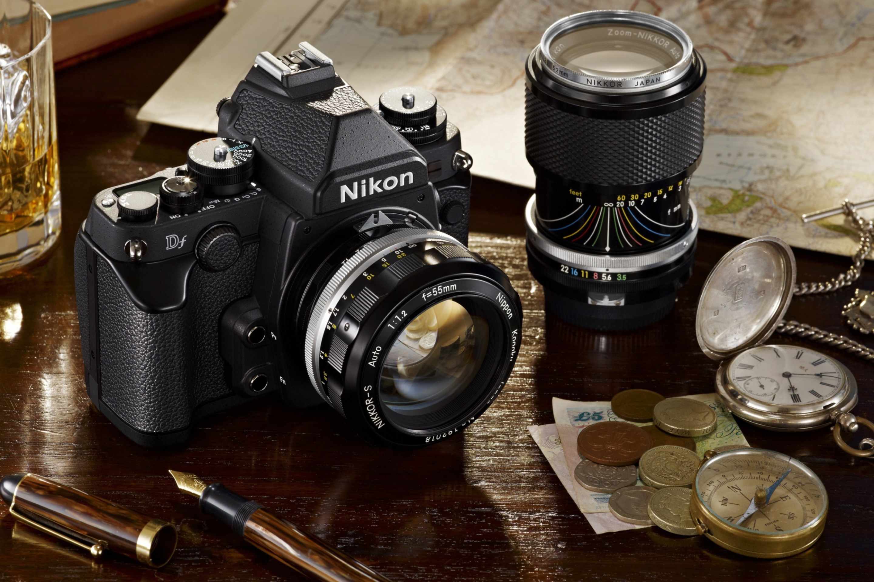 Fondo de pantalla Nikon Camera And Lens 2880x1920