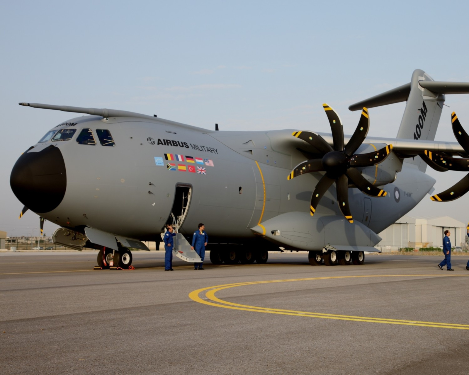 Airbus Military A400M wallpaper 1600x1280