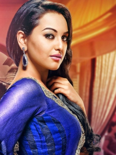 Screenshot №1 pro téma Sonakshi Sinha Indian Actress 240x320