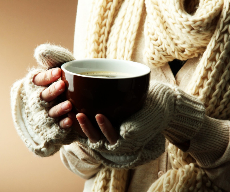 Screenshot №1 pro téma Hot Cup Of Coffee In Cold Winter Day 960x800