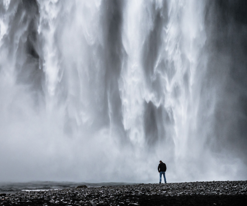 Man And Waterfall screenshot #1 960x800
