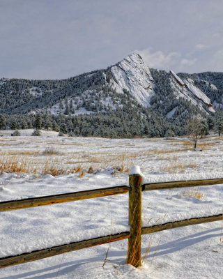 Chataqua Snow, Boulder Flatirons, Colorado - Obrázkek zdarma pro Nokia X3