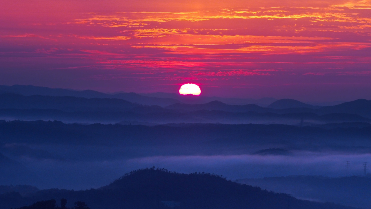 Das Sunset In Mountains Wallpaper 1280x720
