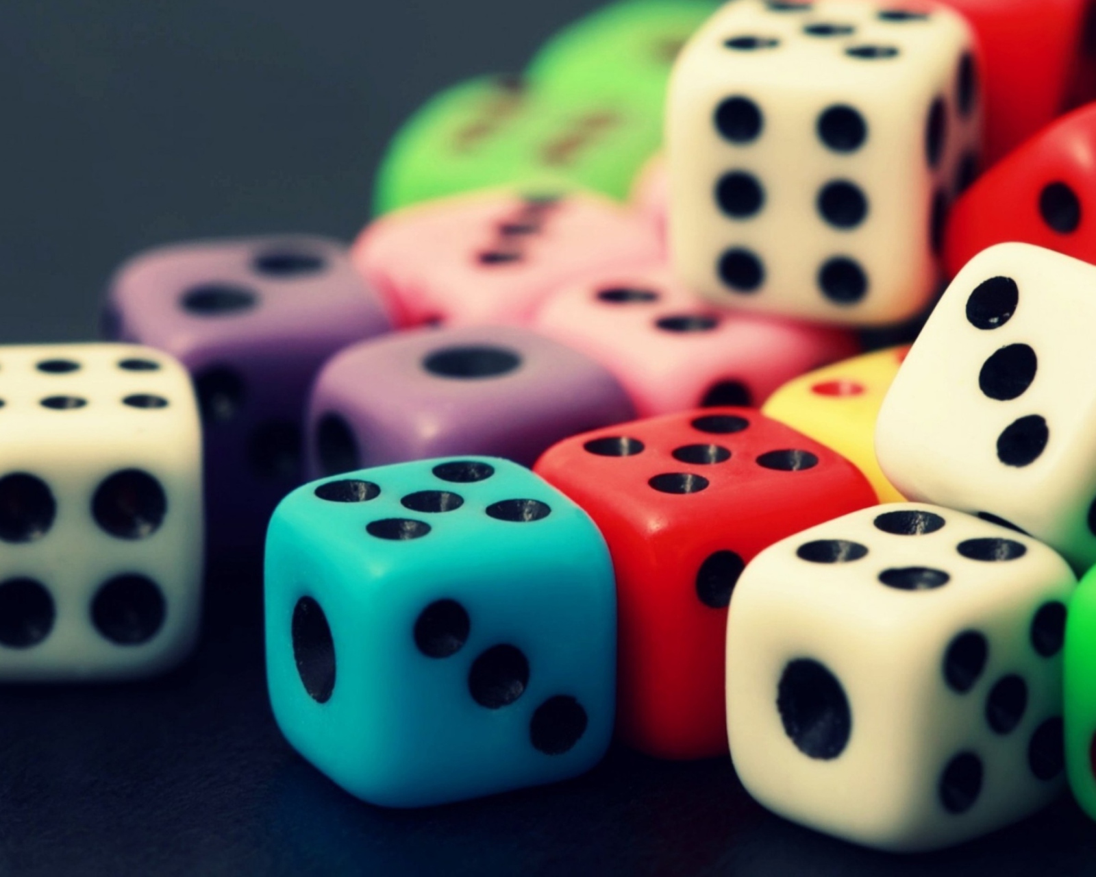 Dice wallpaper 1600x1280