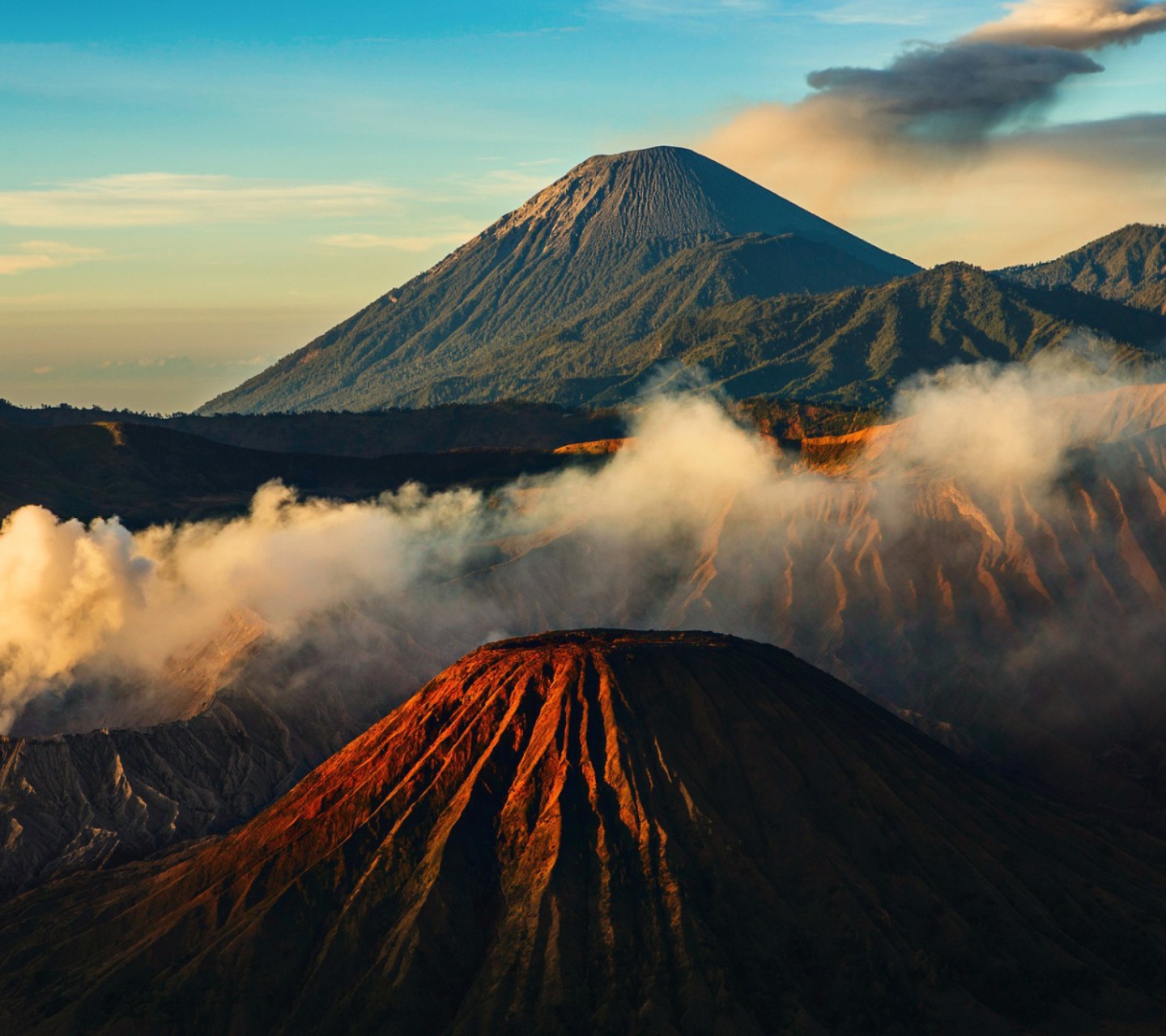 Fondo de pantalla Volcano 1440x1280