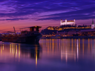 Das Slovakia, Bratislava Wallpaper 320x240