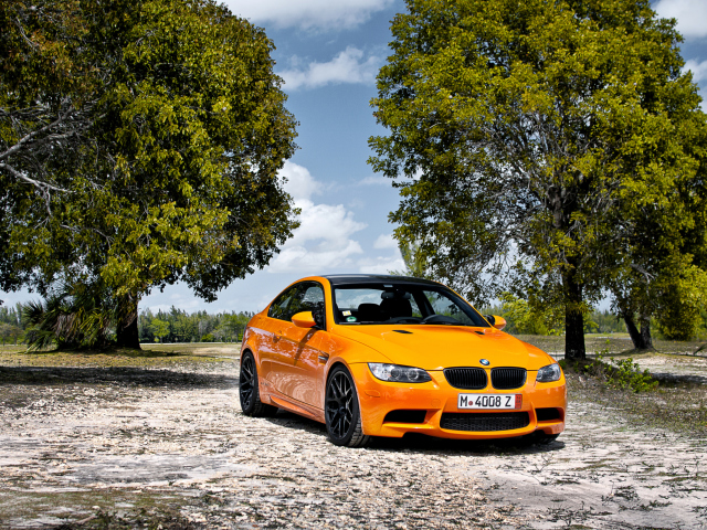 Das BMW M3 E92 Wallpaper 640x480
