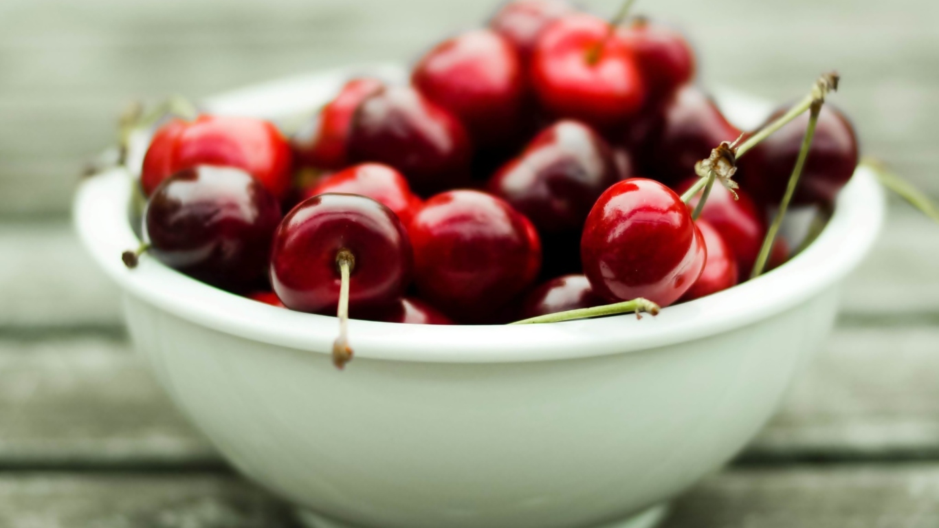 Cherries screenshot #1 1366x768