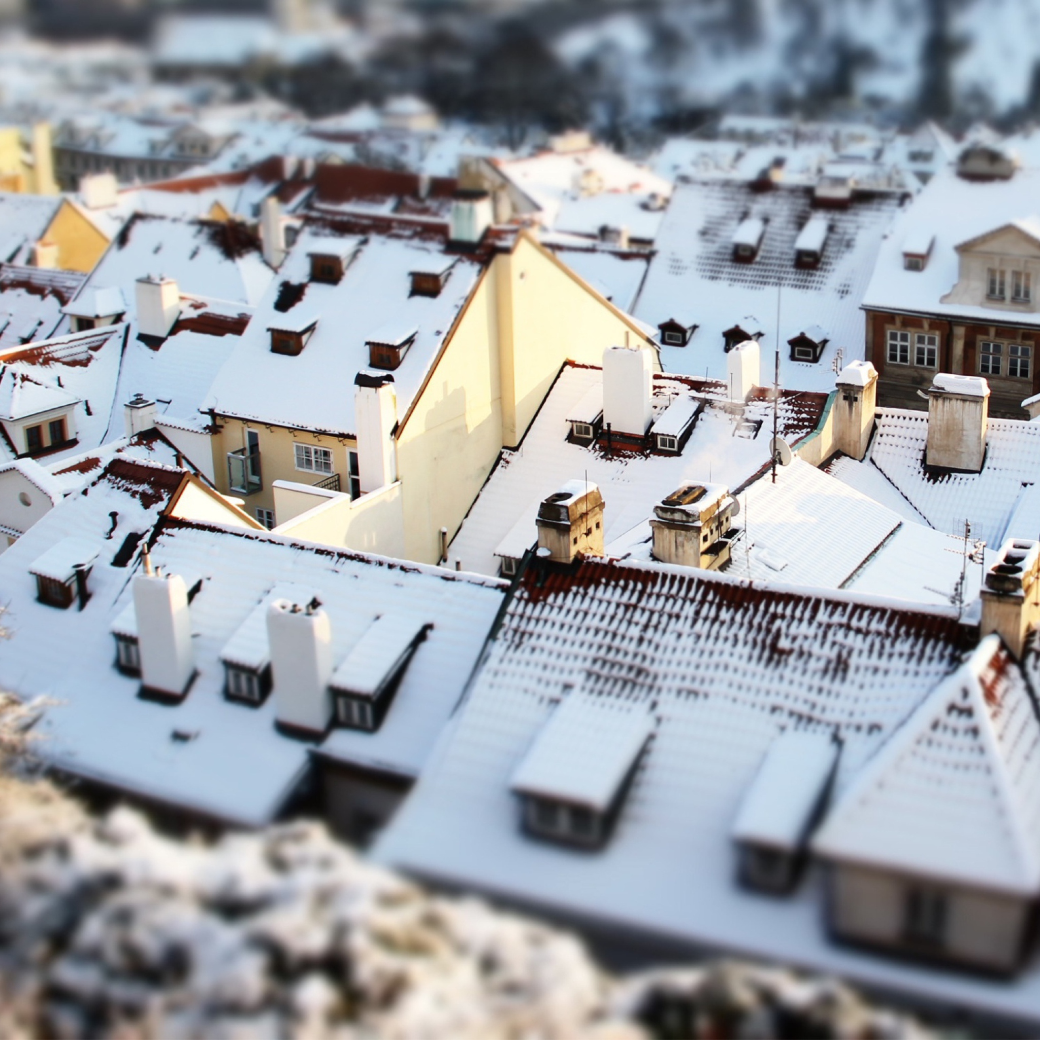 Fondo de pantalla Rooftops In Prague 2048x2048