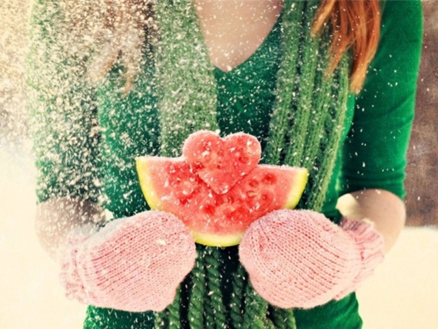 Das Heart Shaped Winter Watermelon Wallpaper 640x480