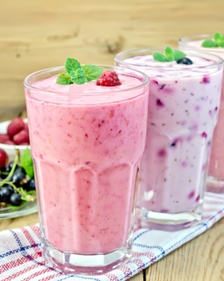 Refreshing homemade raspberry smoothie sfondi gratuiti per Nokia N8