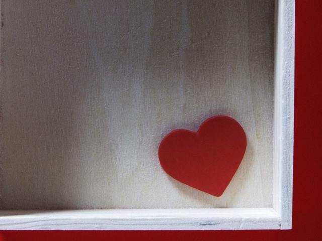 Red Heart wallpaper 640x480