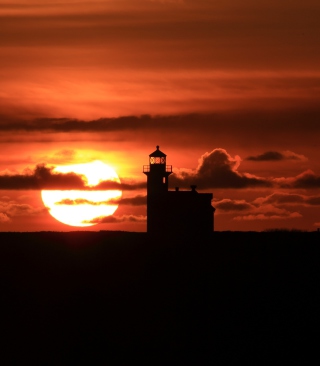 Kostenloses Lighthouse At Sunset Wallpaper für Nokia Lumia 928