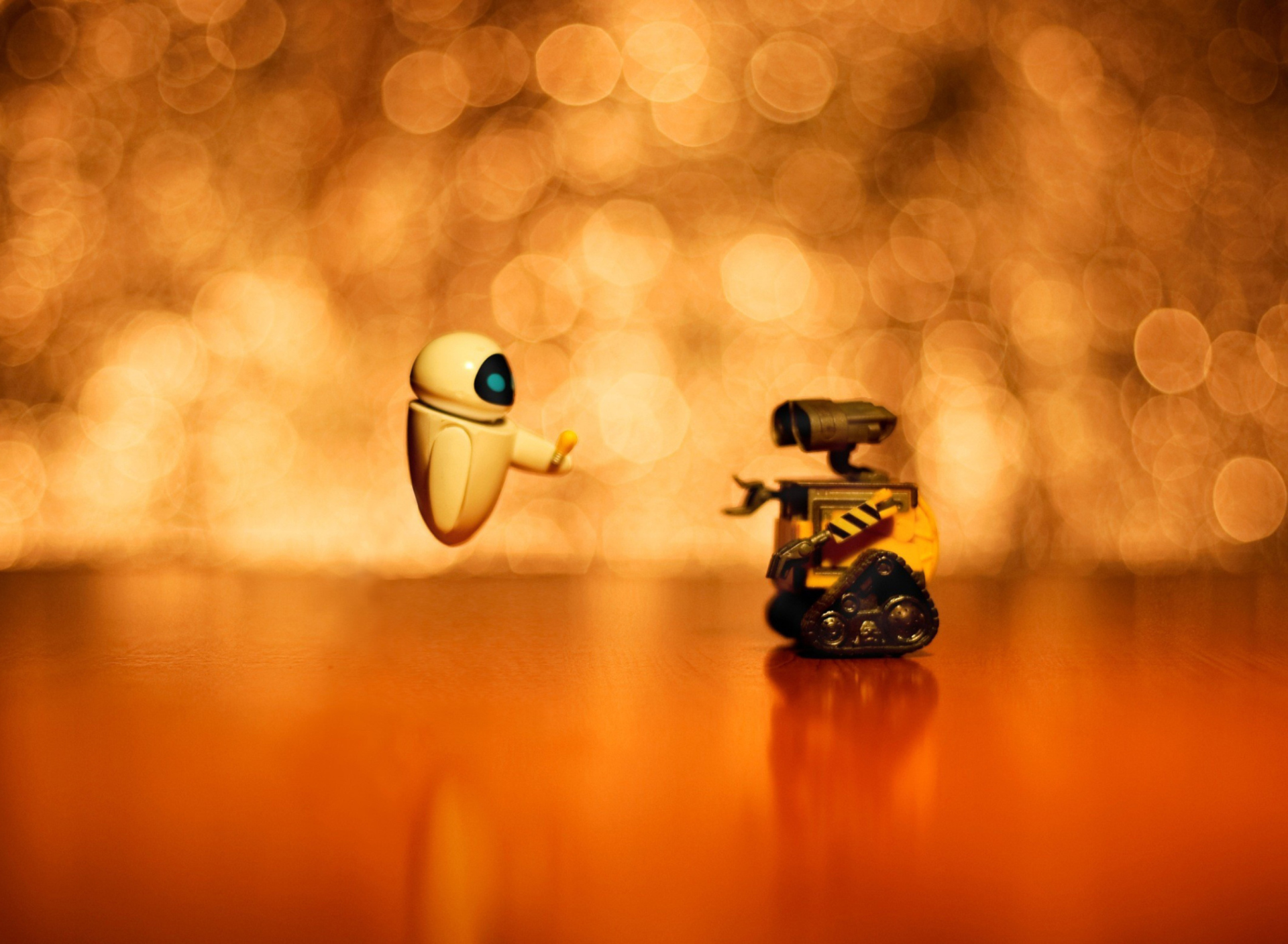 Wall E And Eve wallpaper 1920x1408