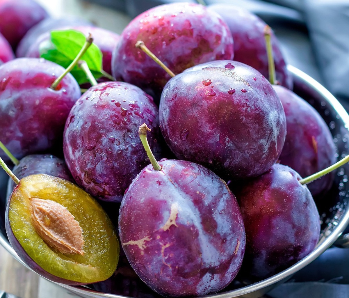 Das Plums with Vitamins Wallpaper 1200x1024
