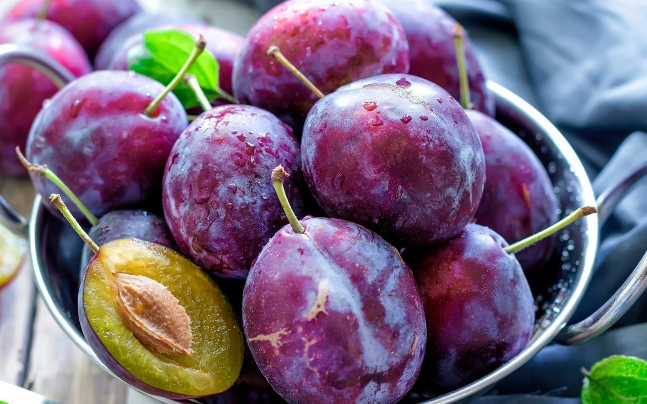 Plums with Vitamins wallpaper 1280x800