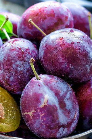 Plums with Vitamins wallpaper 320x480