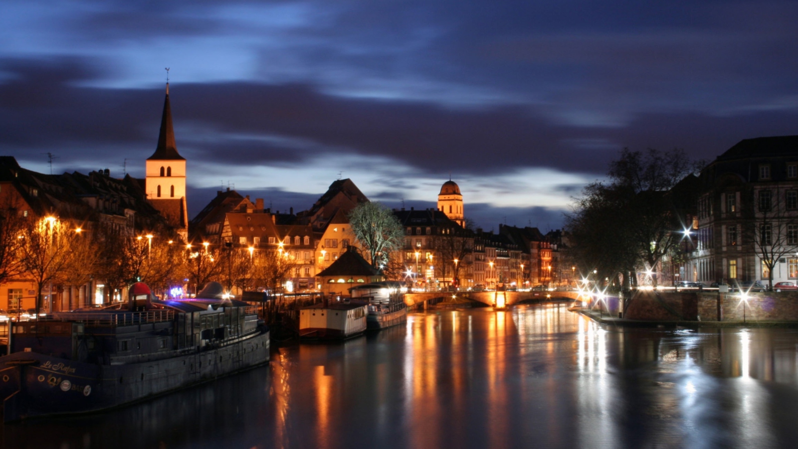 Screenshot №1 pro téma True Colors Of Strasbourg 1600x900
