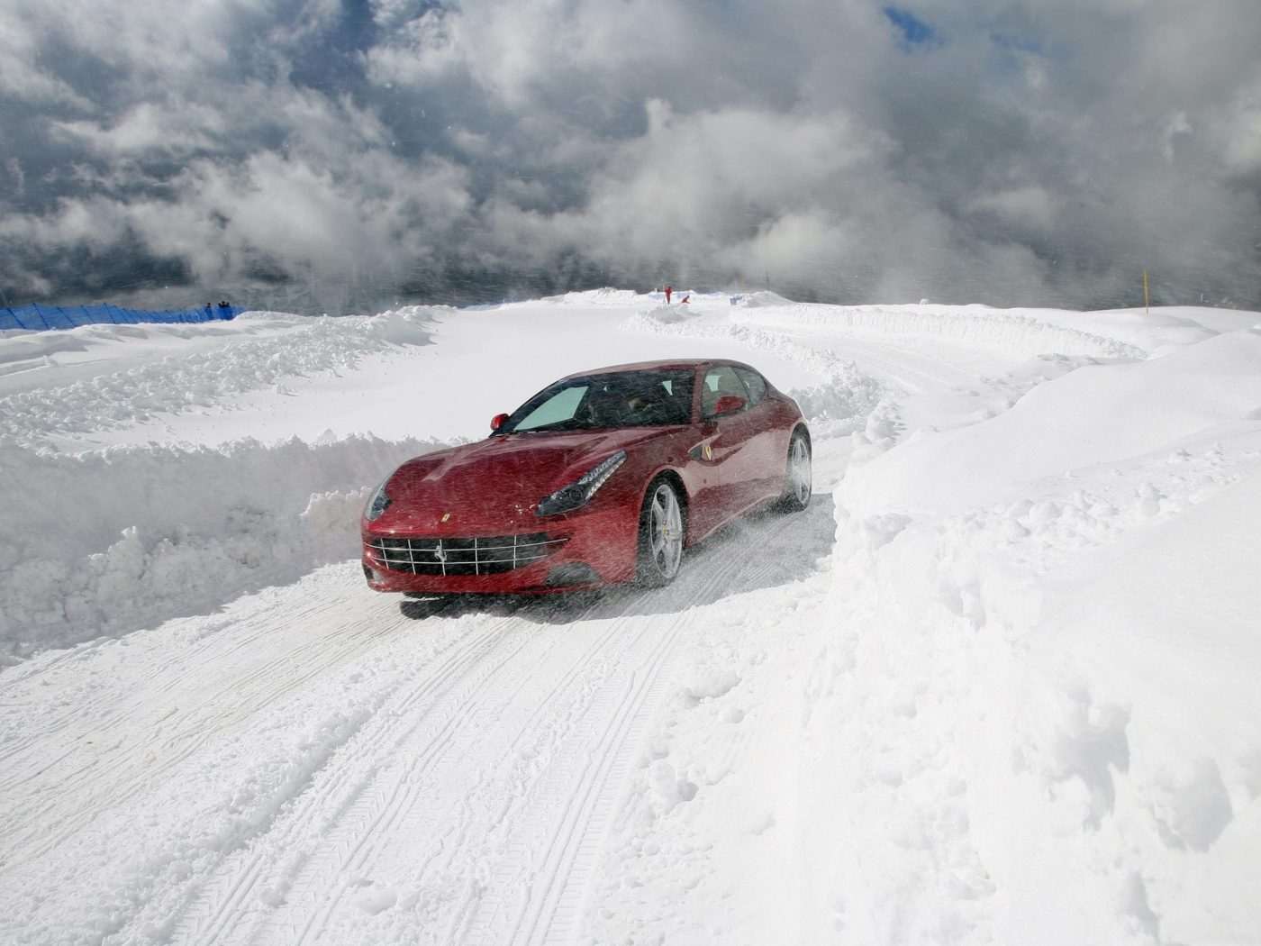 Screenshot №1 pro téma Ferrari In Winter 1400x1050