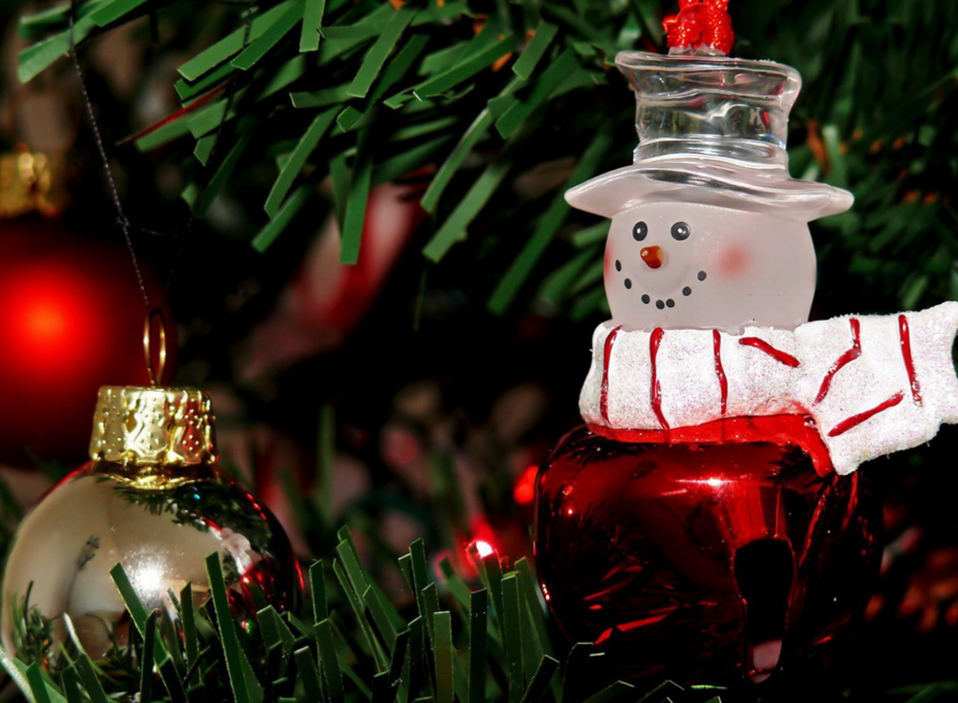 Snowman On The Christmas Tree screenshot #1 1920x1408