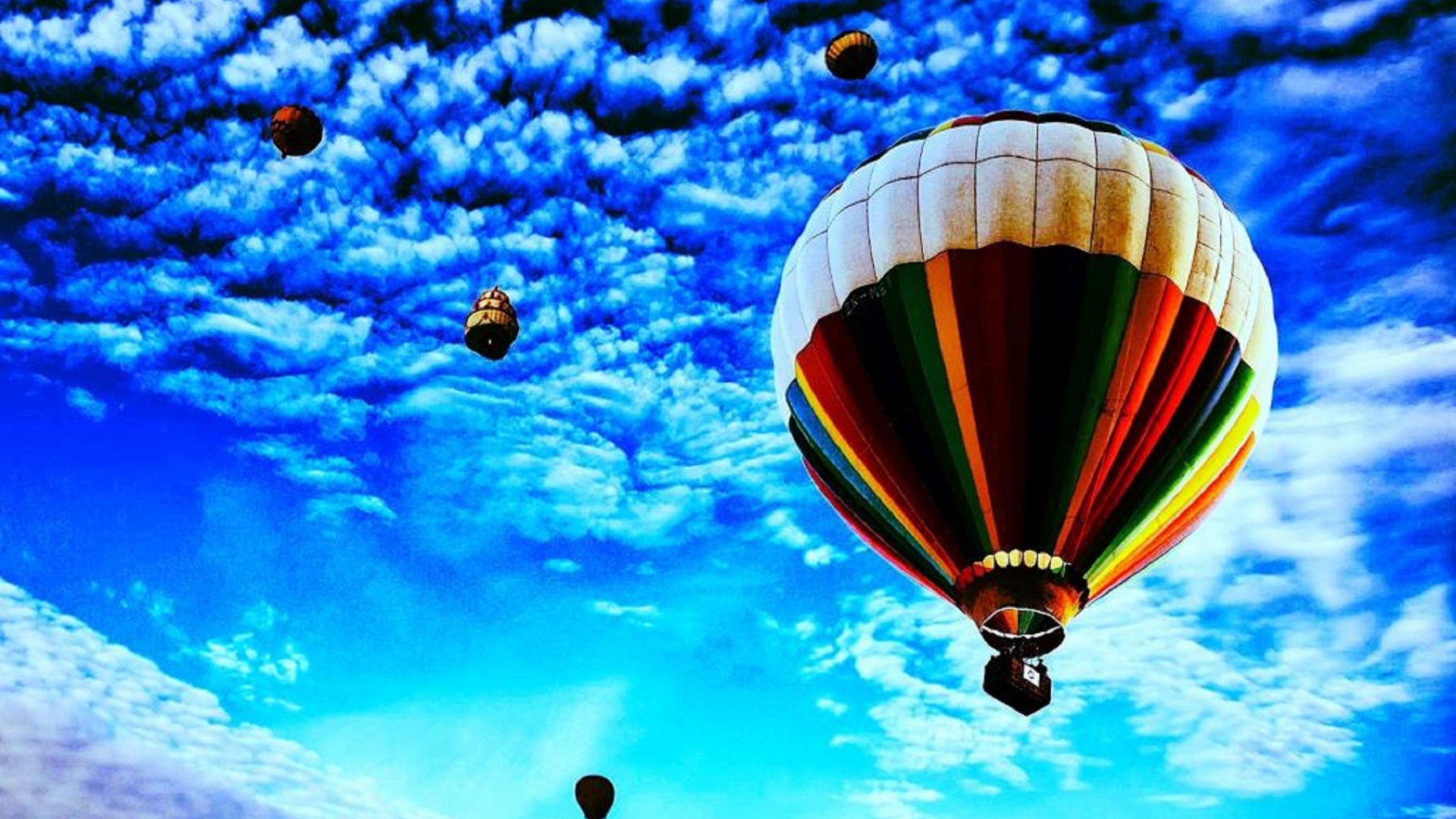 Das Balloons In Sky Wallpaper 1920x1080