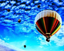 Das Balloons In Sky Wallpaper 220x176