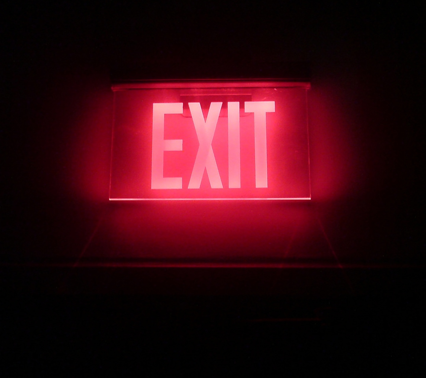 Fondo de pantalla Neon Exit 1440x1280