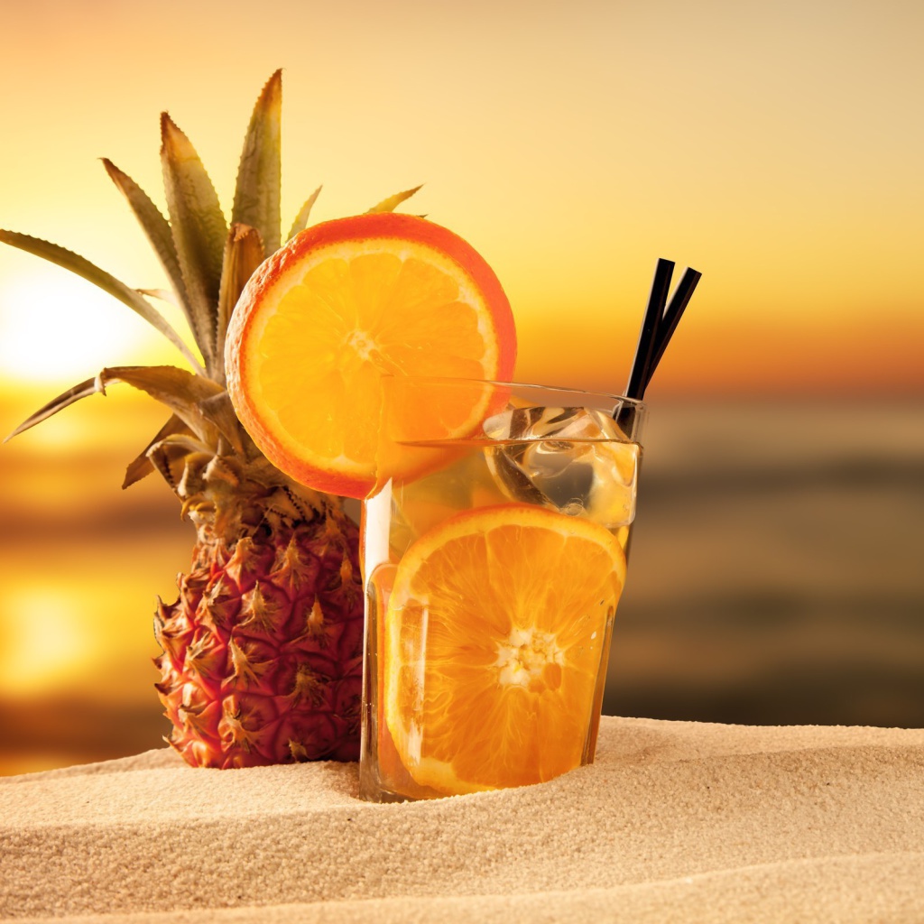 Cocktail with Pineapple Juice wallpaper 1024x1024