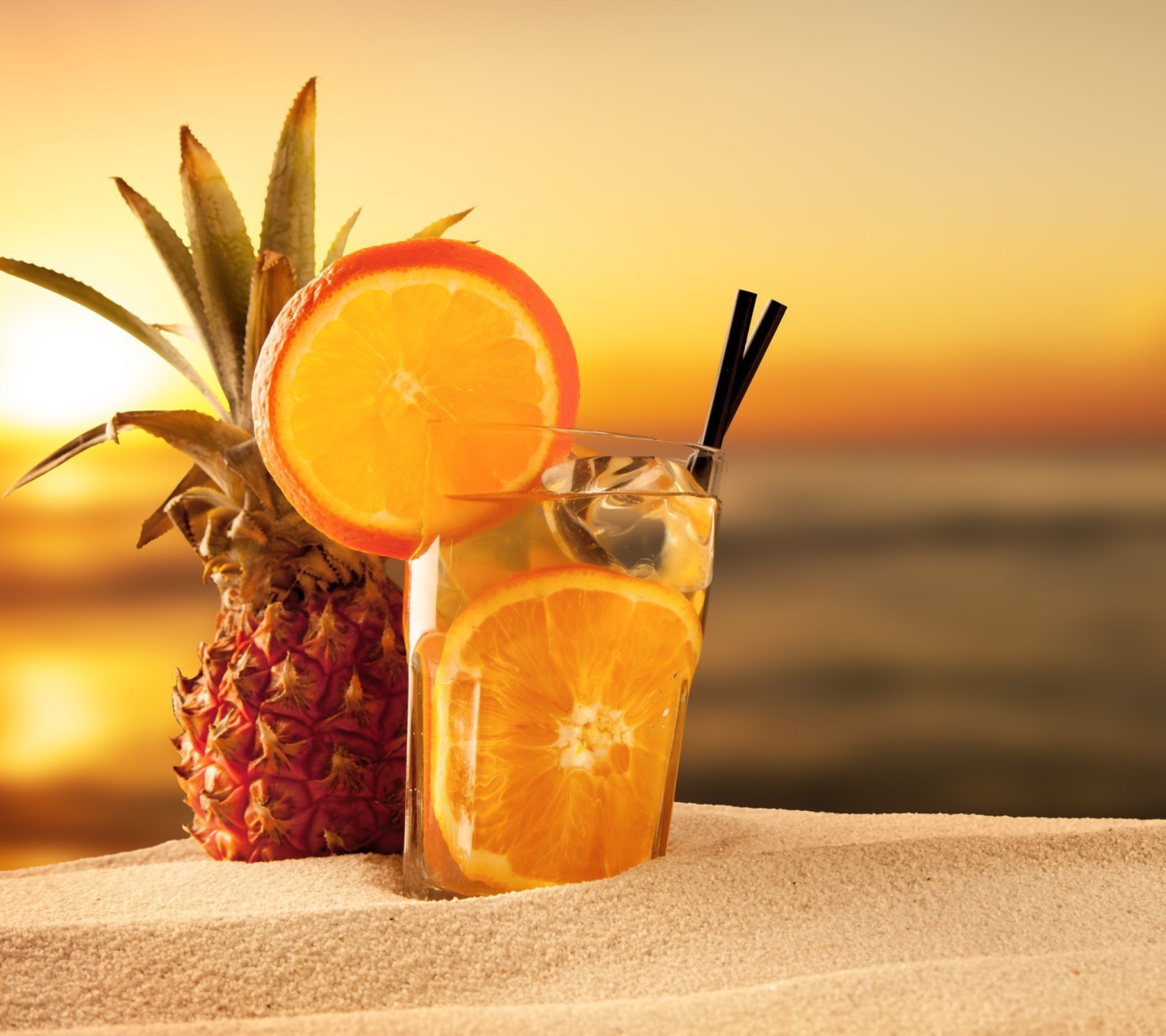 Обои Cocktail with Pineapple Juice 1440x1280
