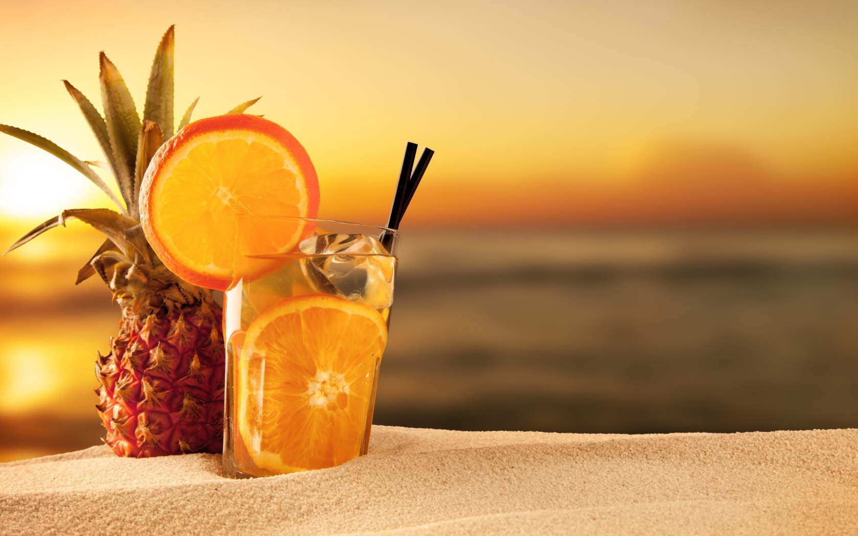 Fondo de pantalla Cocktail with Pineapple Juice 1680x1050