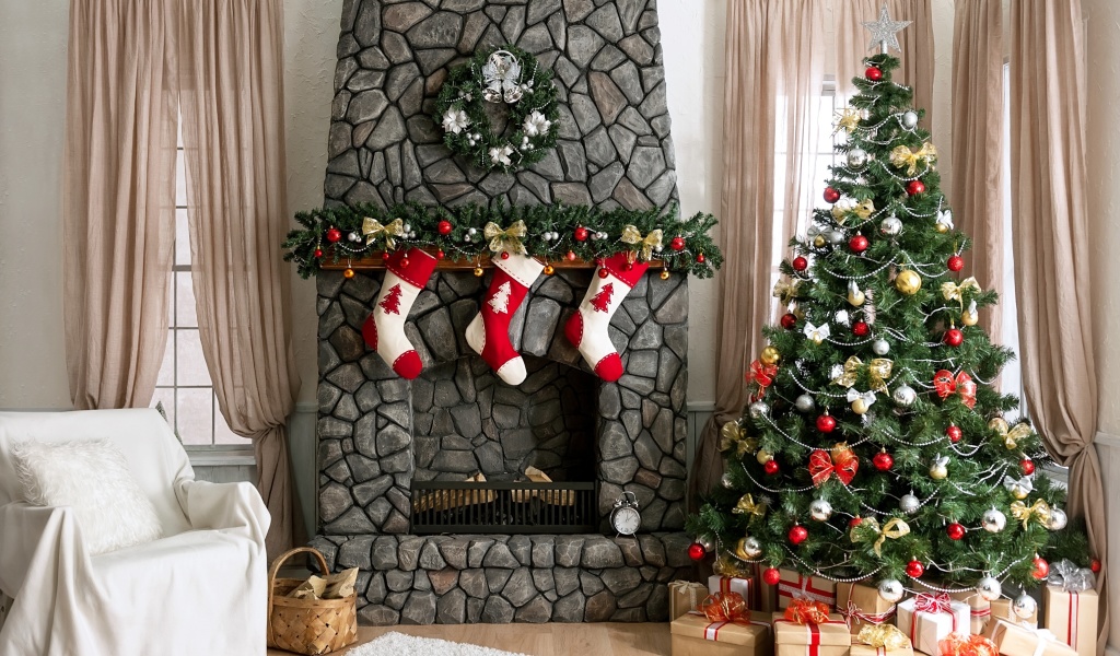 Christmas Tree wallpaper 1024x600