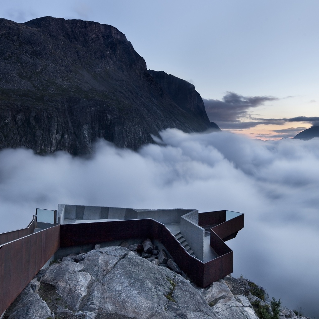 Das Trollstigen Norwegian Mountain Wallpaper 1024x1024