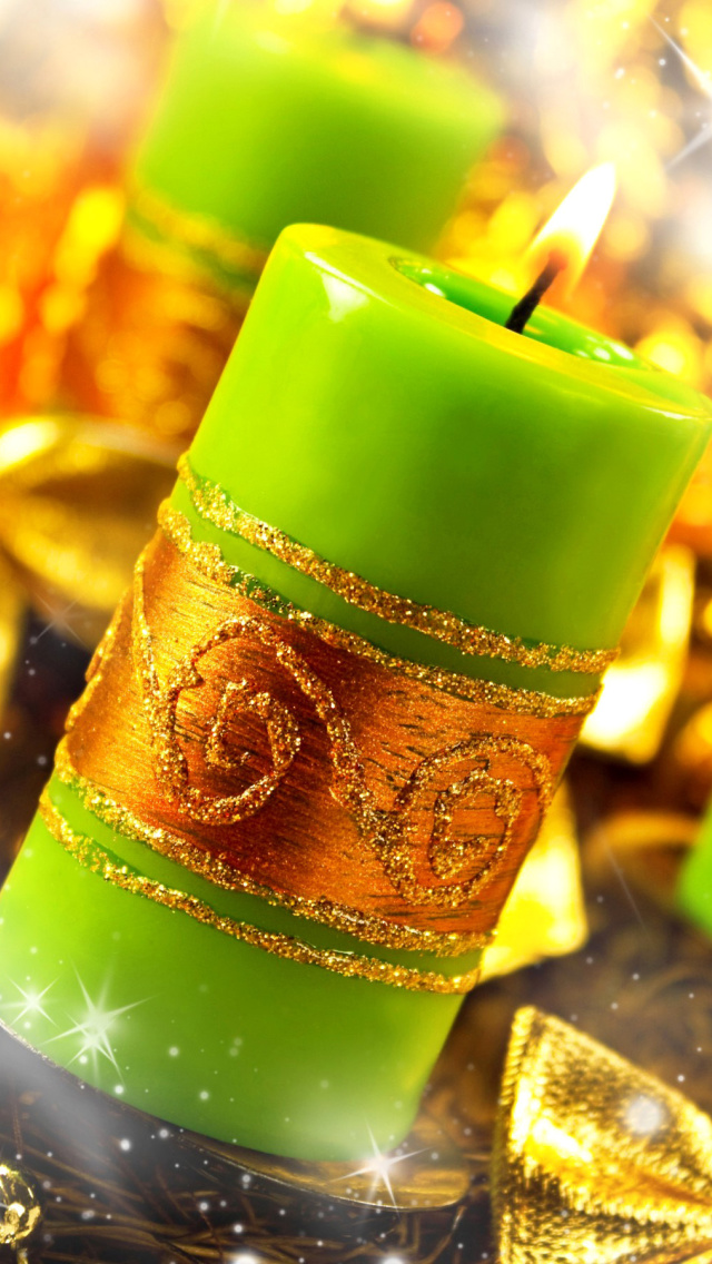 Christmas Candles & Accessories wallpaper 640x1136