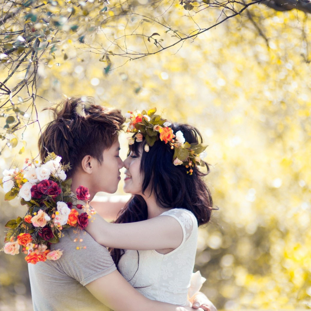 Sfondi Beautiful Asian Couple In Love 1024x1024