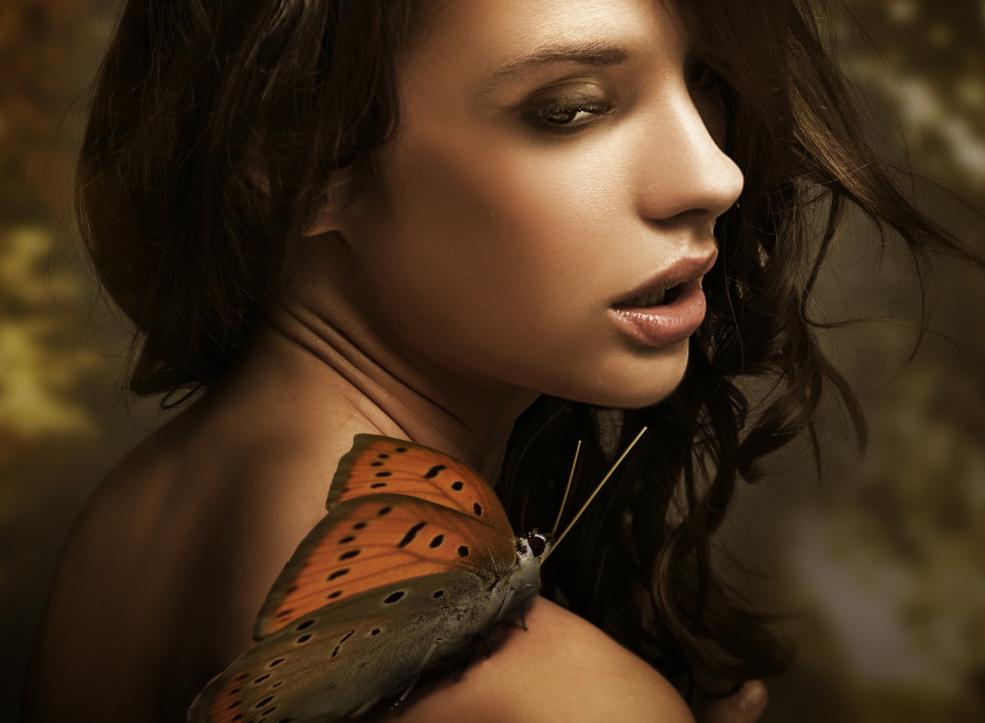 Обои Butterfly Girl 1920x1408