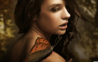 Free Butterfly Girl Picture for Android, iPhone and iPad