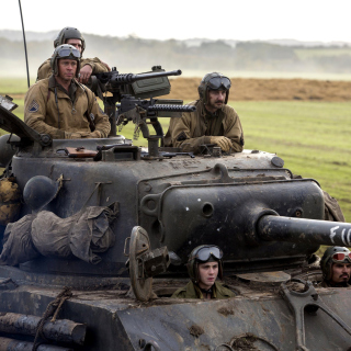 Kostenloses Brad Pitt in Army Film Fury Wallpaper für iPad