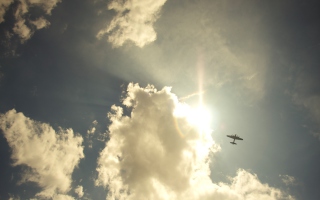 Airplane High In Sky - Obrázkek zdarma pro HTC EVO 4G