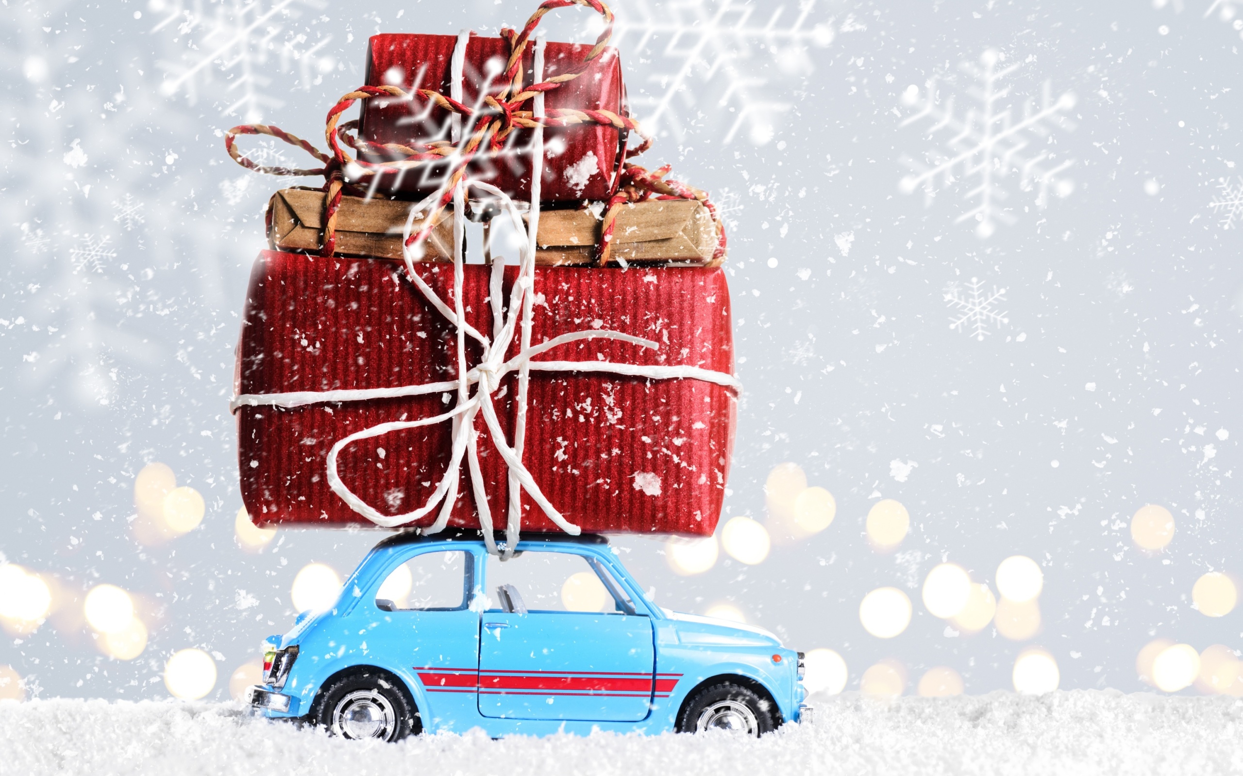 Обои Xmas Car Gift 2560x1600