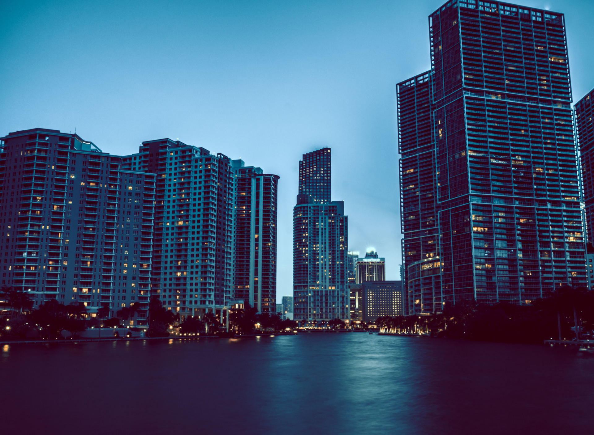 Das Miami Night HD Photo Wallpaper 1920x1408