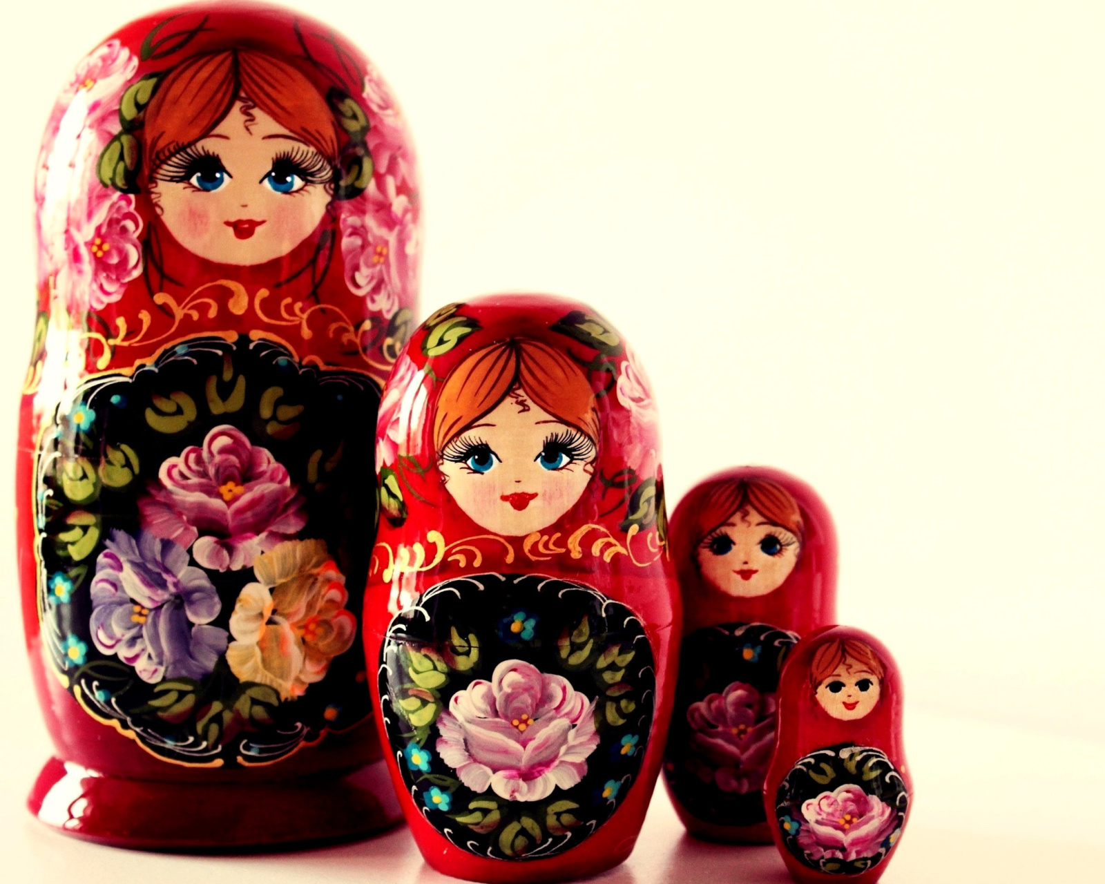 Screenshot №1 pro téma Nesting Doll - Russian Doll 1600x1280