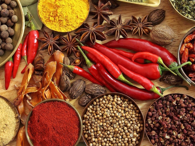 Indian spices and curry wallpaper 640x480