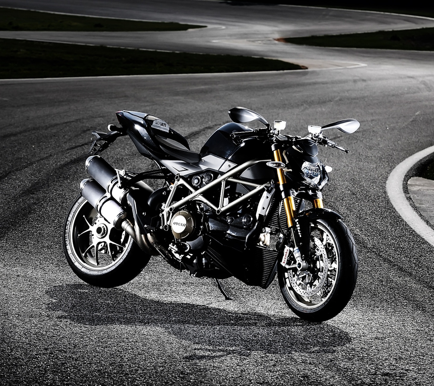 Screenshot №1 pro téma Ducati Streetfighter 848 1440x1280