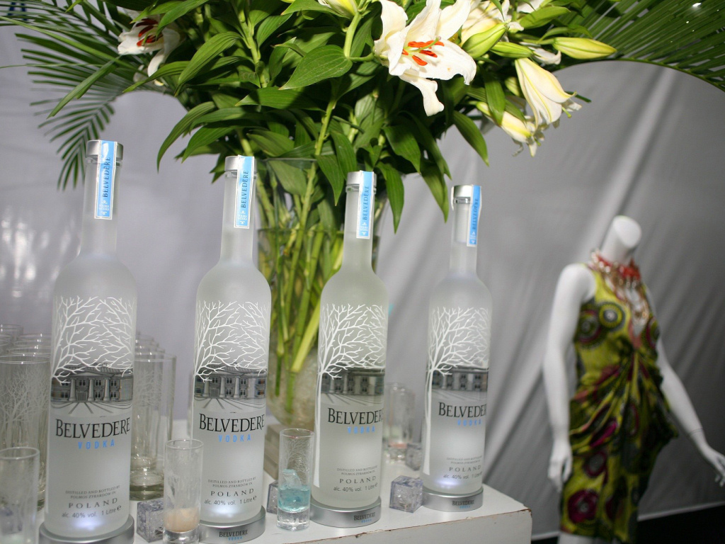 Das Vodka Belvedere Wallpaper 1024x768