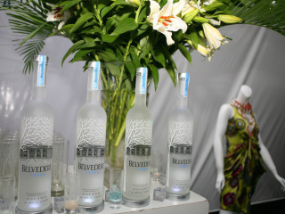 Das Vodka Belvedere Wallpaper 320x240