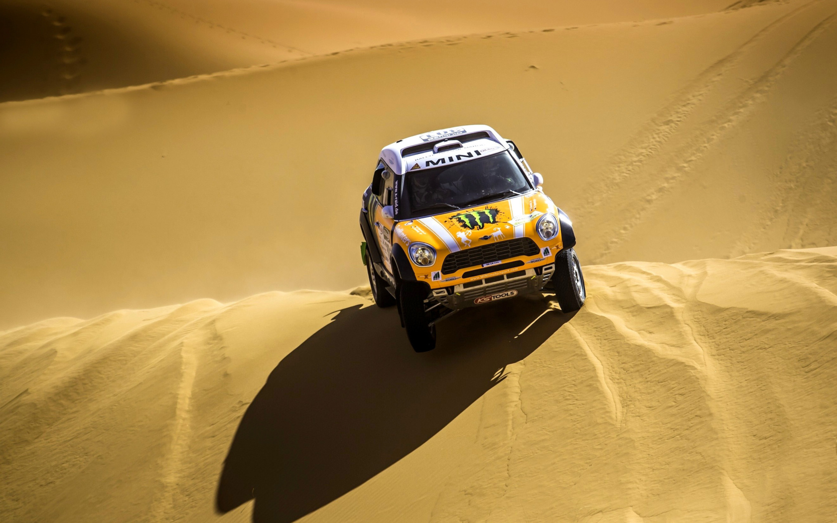 Das Mini Cooper Countryman Dakar Rally Wallpaper 1680x1050