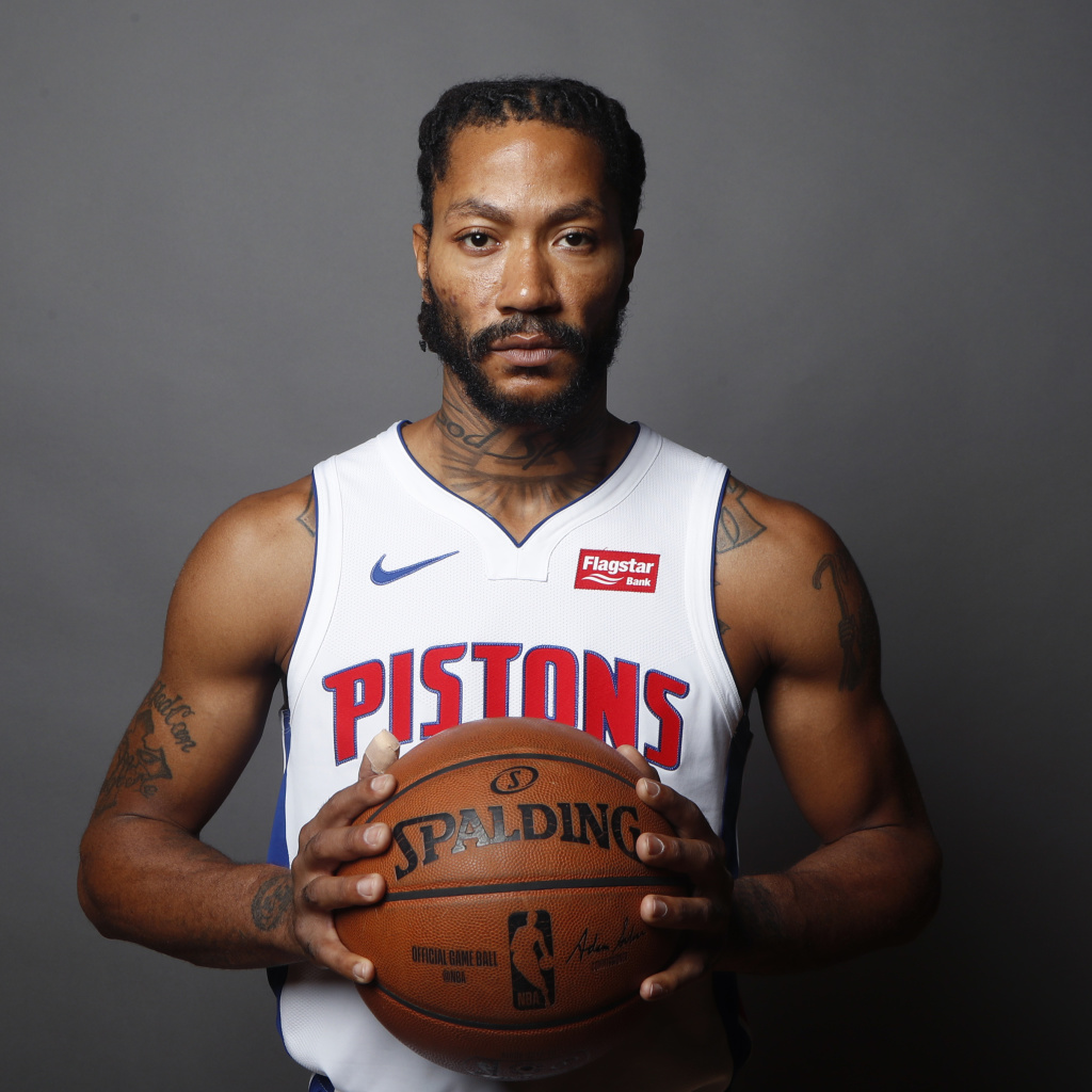 Fondo de pantalla Derrick Rose in Detroit Pistons 1024x1024