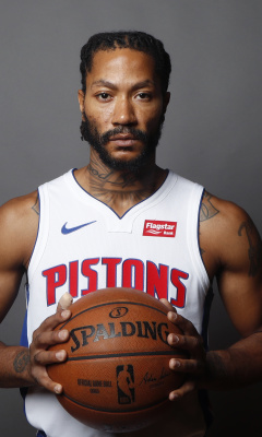 Sfondi Derrick Rose in Detroit Pistons 240x400