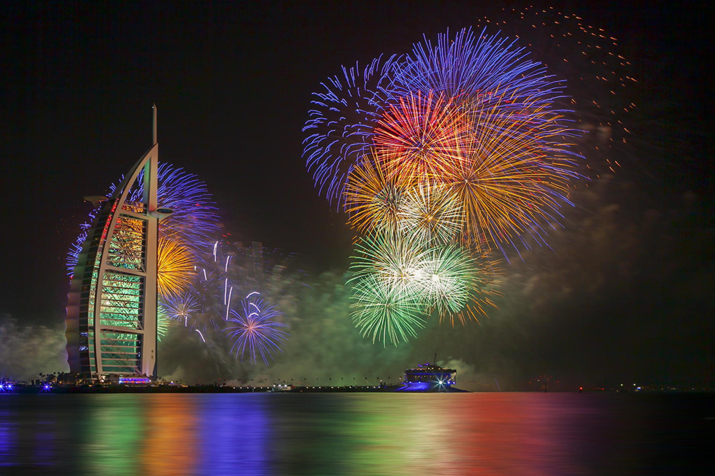 Das Dubai Fireworks Wallpaper 2880x1920