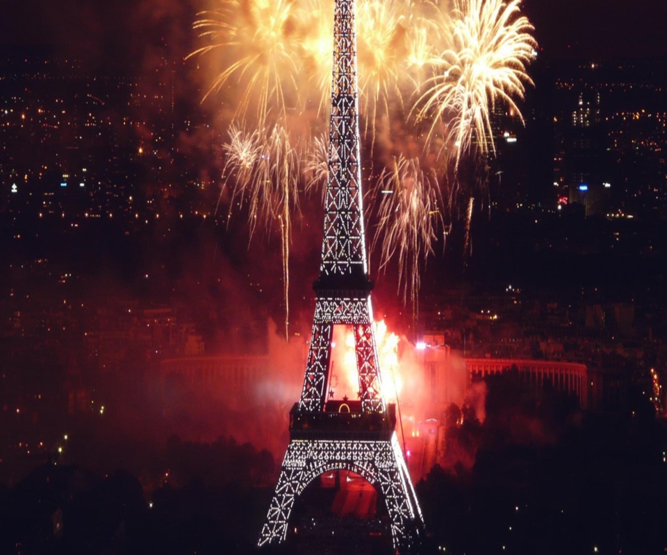 Sfondi Fireworks At Eiffel Tower 960x800